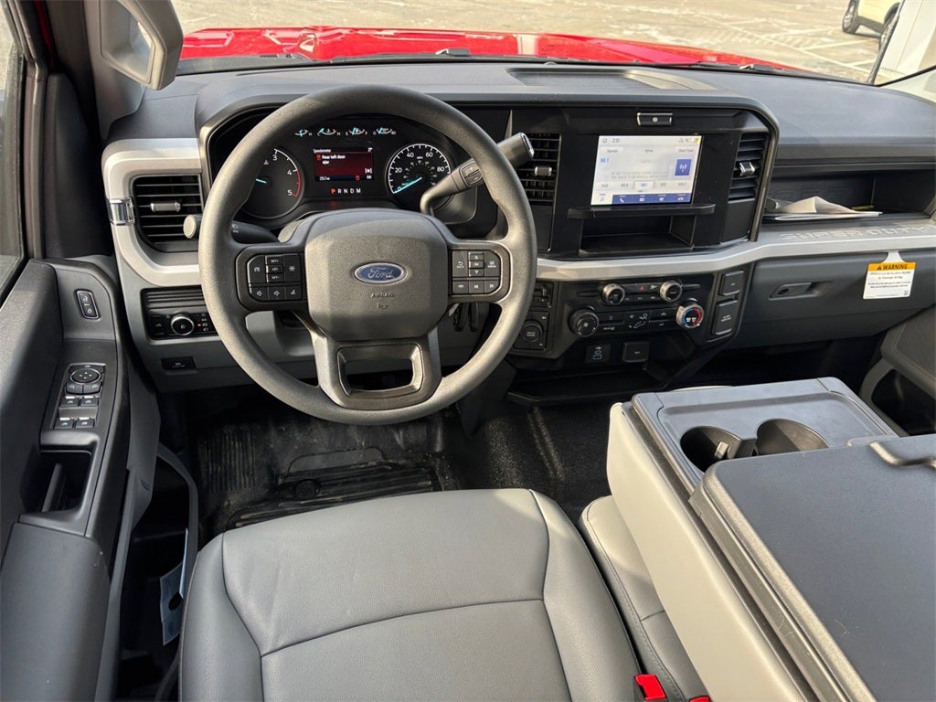 2026 Ford F-350SD XL DRW 4x4 / 6.7L Diesel / 9' Aluminum Service Body