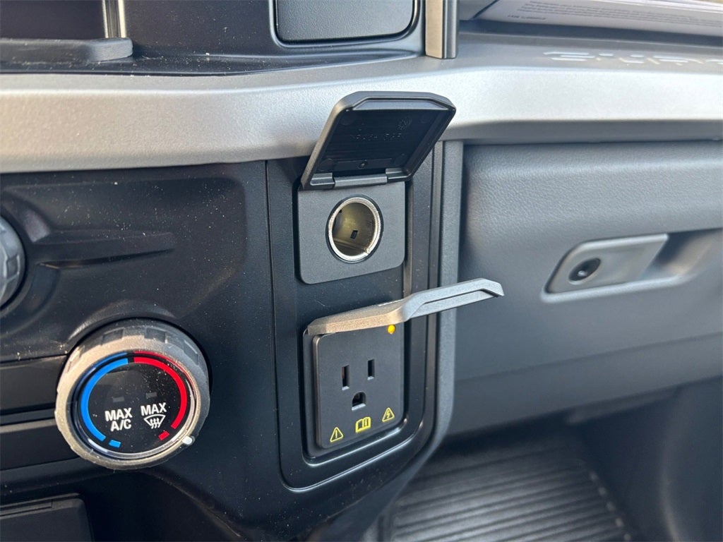 2026 Ford F-350SD XL DRW 4x4 / 6.7L Diesel / 9' Aluminum Service Body