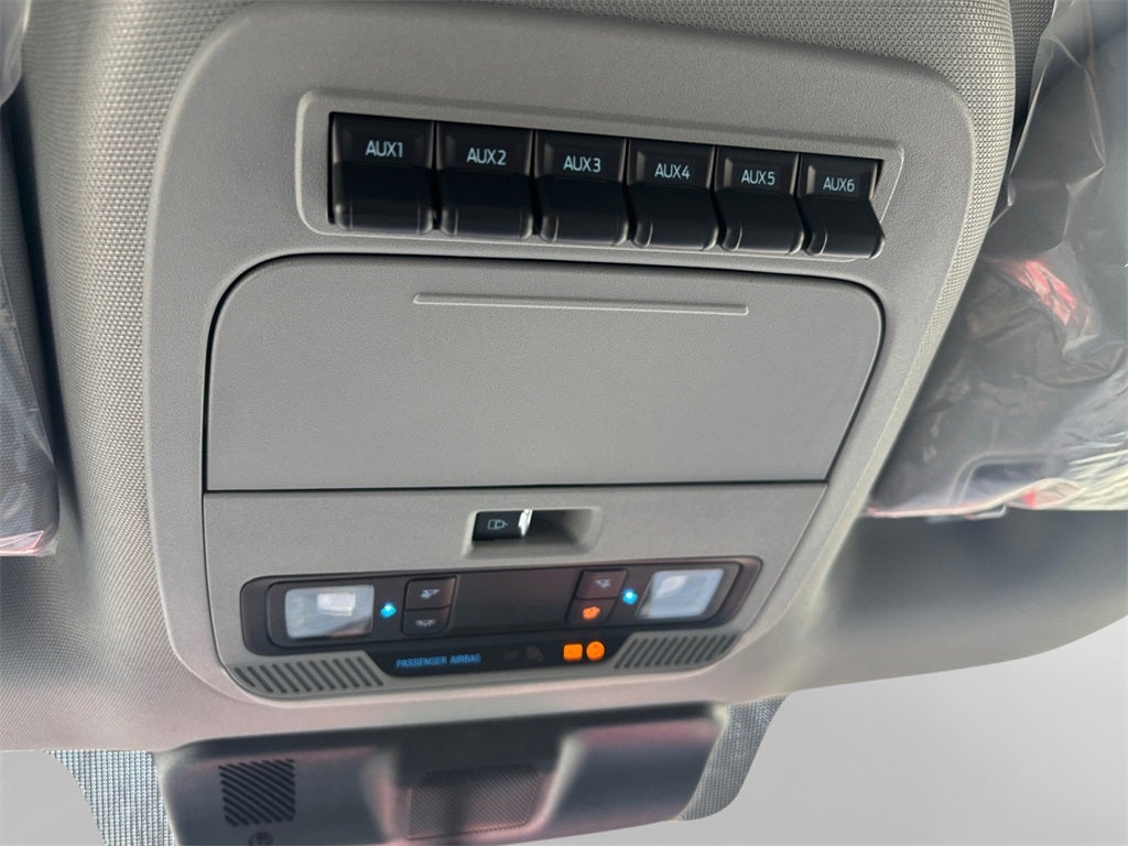 2026 Ford F-350SD XL DRW 4x4 / 6.7L Diesel / 9' Aluminum Service Body