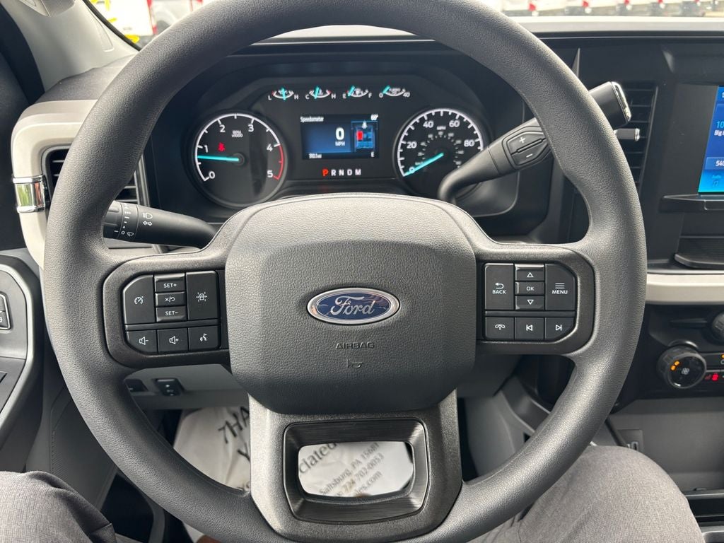 2026 Ford F-350SD XLT DRW 4x4 / 6.7L Diesel / 9' Service Body