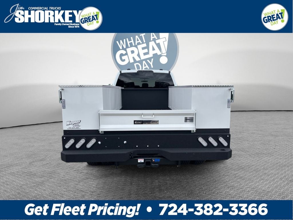 2026 Ford F-350SD XLT DRW 4x4 / 6.7L Diesel / 9' Service Body