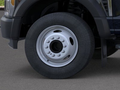 2026 Ford F-600SD XL DRW 4x2 / 7.3L V8 / 84" CA Chassis