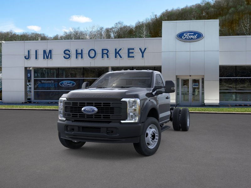 2026 Ford F-600SD XL DRW 4x2 / 7.3L V8 / 84" CA Chassis