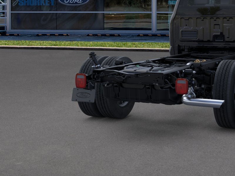 2026 Ford F-600SD XL DRW 4x2 / 7.3L V8 / 84" CA Chassis