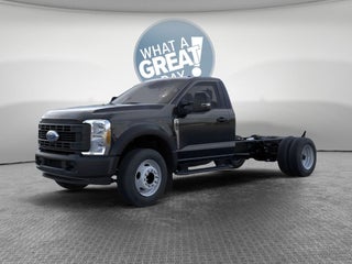 2026 Ford F-600SD XL DRW 4x2 / 7.3L V8 / 84" CA Chassis