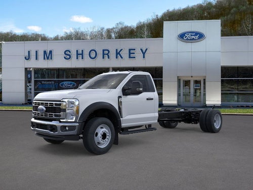 2026 Ford F-600SD XL DRW 4x2 / 7.3L V8 / 120" CA Chassis