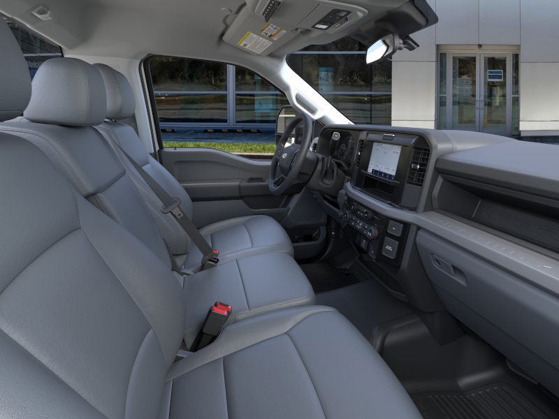 2026 Ford F-600SD XL DRW 4x2 / 7.3L V8 / 120" CA Chassis