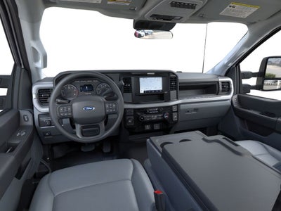 2026 Ford F-600SD XL DRW 4x2 / 7.3L V8 / 120" CA Chassis