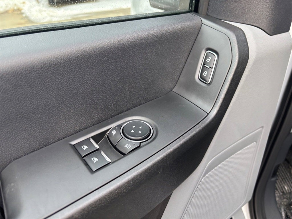 2026 Ford F-600SD XL DRW 4x2 / 7.3L V8 / 120" CA Chassis