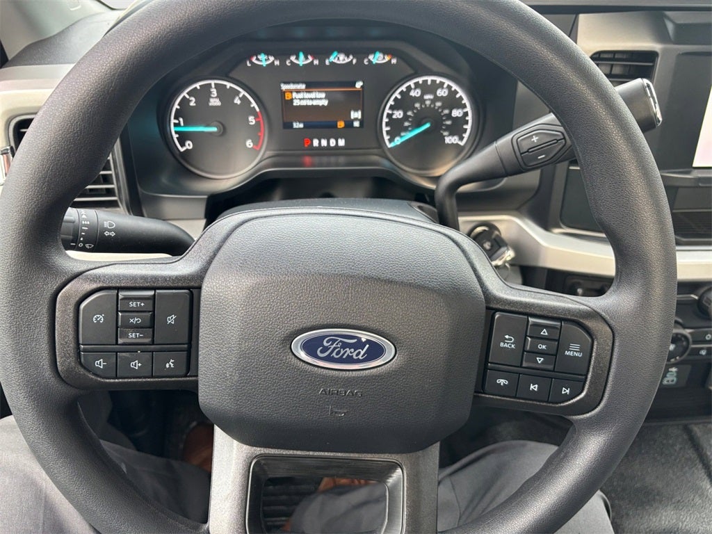 2026 Ford F-600SD XL DRW 4x2 / 7.3L V8 / 120" CA Chassis