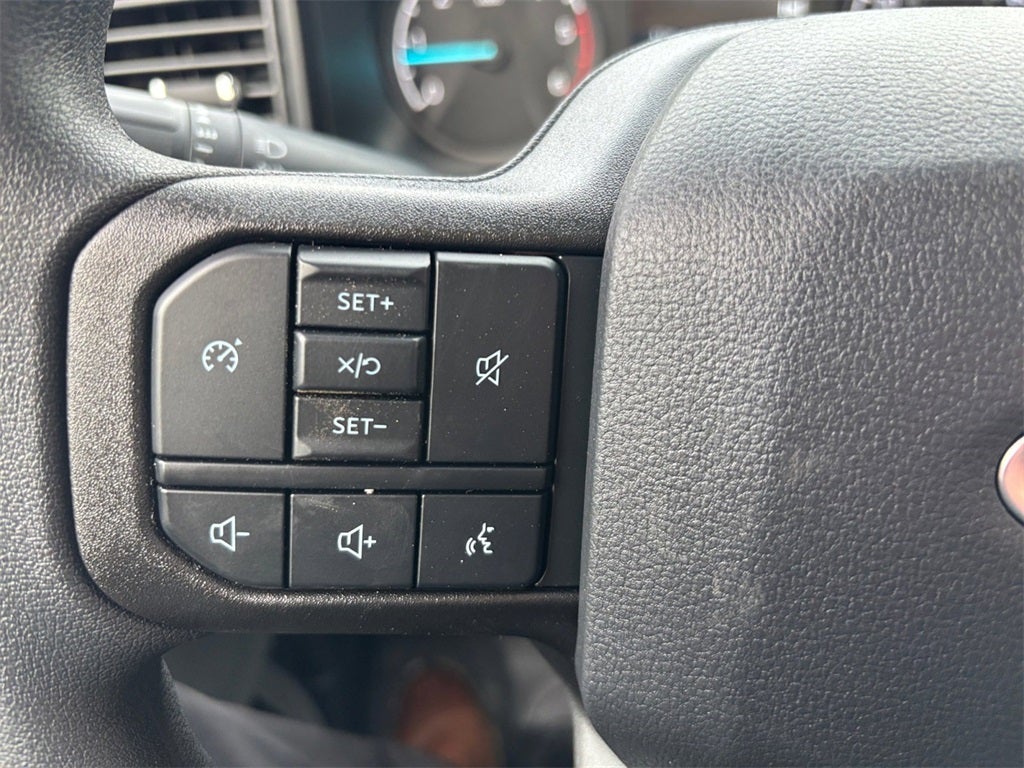 2026 Ford F-600SD XL DRW 4x2 / 7.3L V8 / 120" CA Chassis