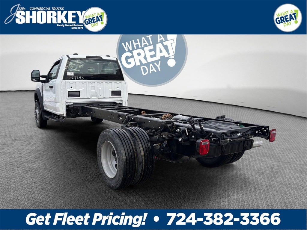 2026 Ford F-600SD XL DRW 4x2 / 7.3L V8 / 120" CA Chassis