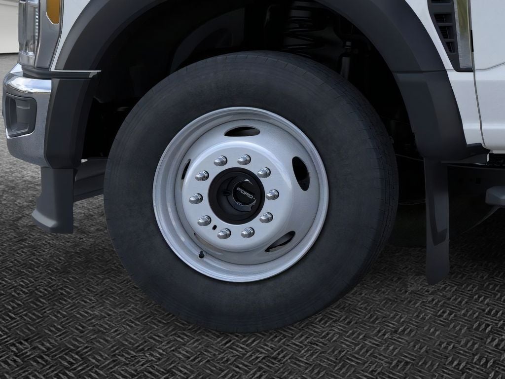 2026 Ford F-600SD XL DRW 4x4 / 7.3L V8 / 120" CA Chassis