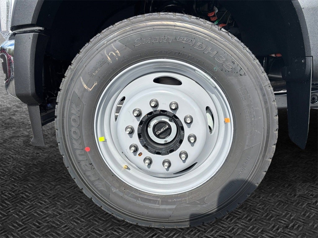 2026 Ford F-600SD XL DRW 4x4 / 6.7L Diesel / 84" CA Chassis