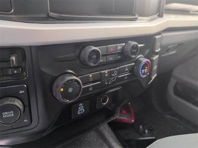 2026 Ford F-600SD XL DRW 4x4 / 6.7L Diesel / 11' Switch-N-Go