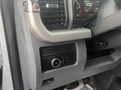 2026 Ford F-600SD XL DRW 4x4 / 6.7L Diesel / 11' Switch-N-Go