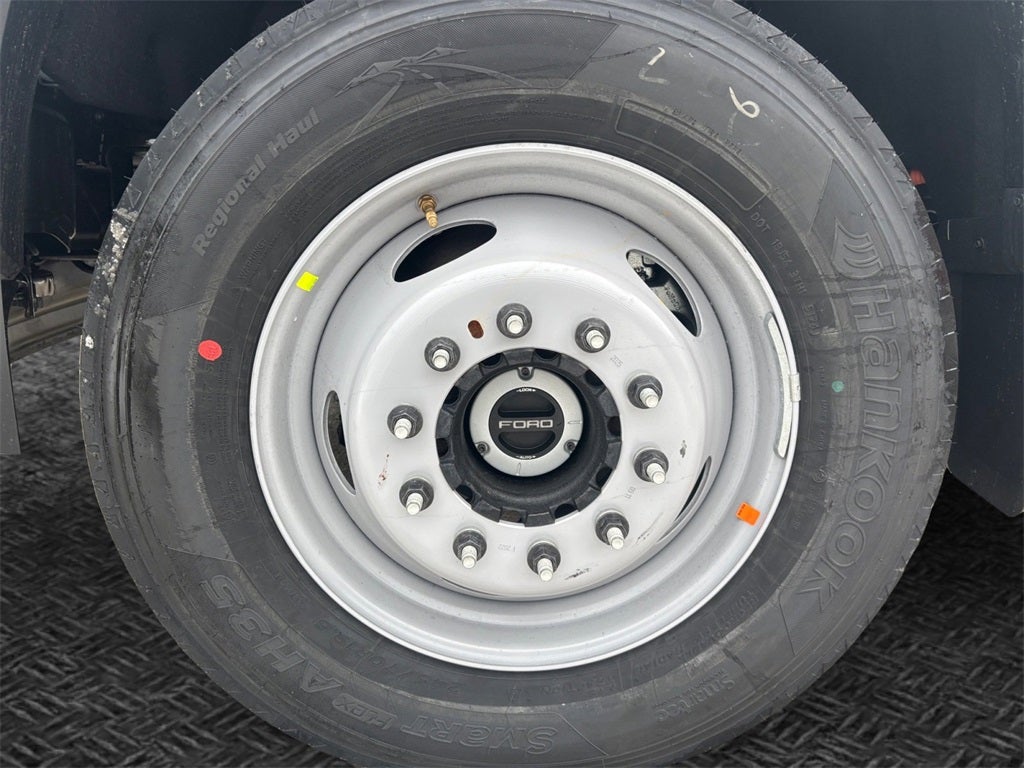 2026 Ford F-600SD XL DRW 4x4 / 6.7L Diesel / 120" CA Chassis