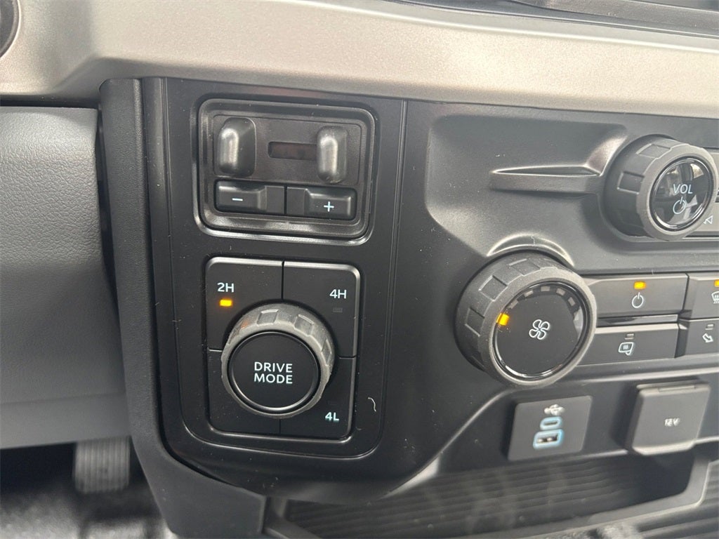 2026 Ford F-600SD XL DRW 4x4 / 6.7L Diesel / 120" CA Chassis