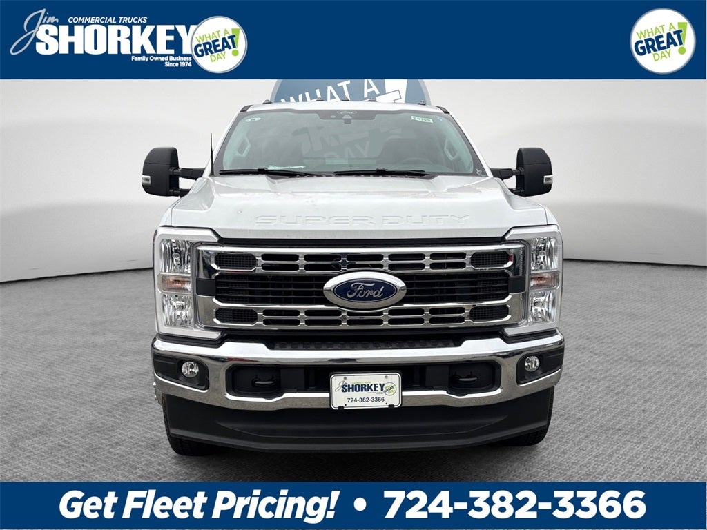 2025 Ford F-350SD XL DRW 4x4 / 7.3L V8 / 9' Aluminum Dropside Dump