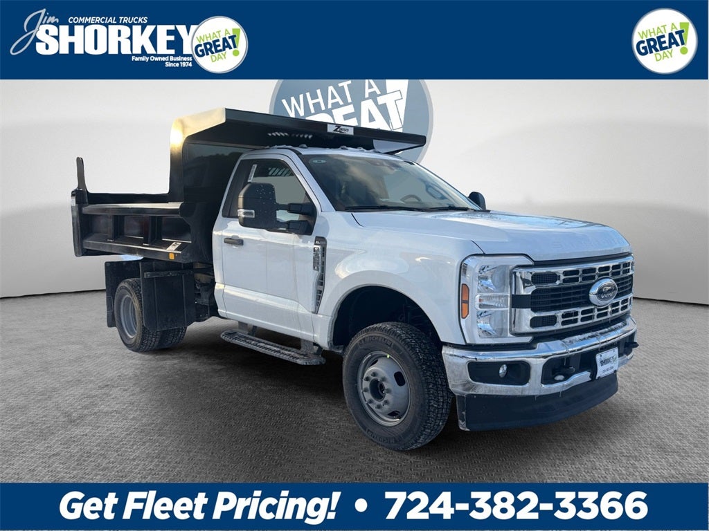 2026 Ford F-350SD XL DRW 4x4 / 7.3L V8 / 9'7" Steel Dump
