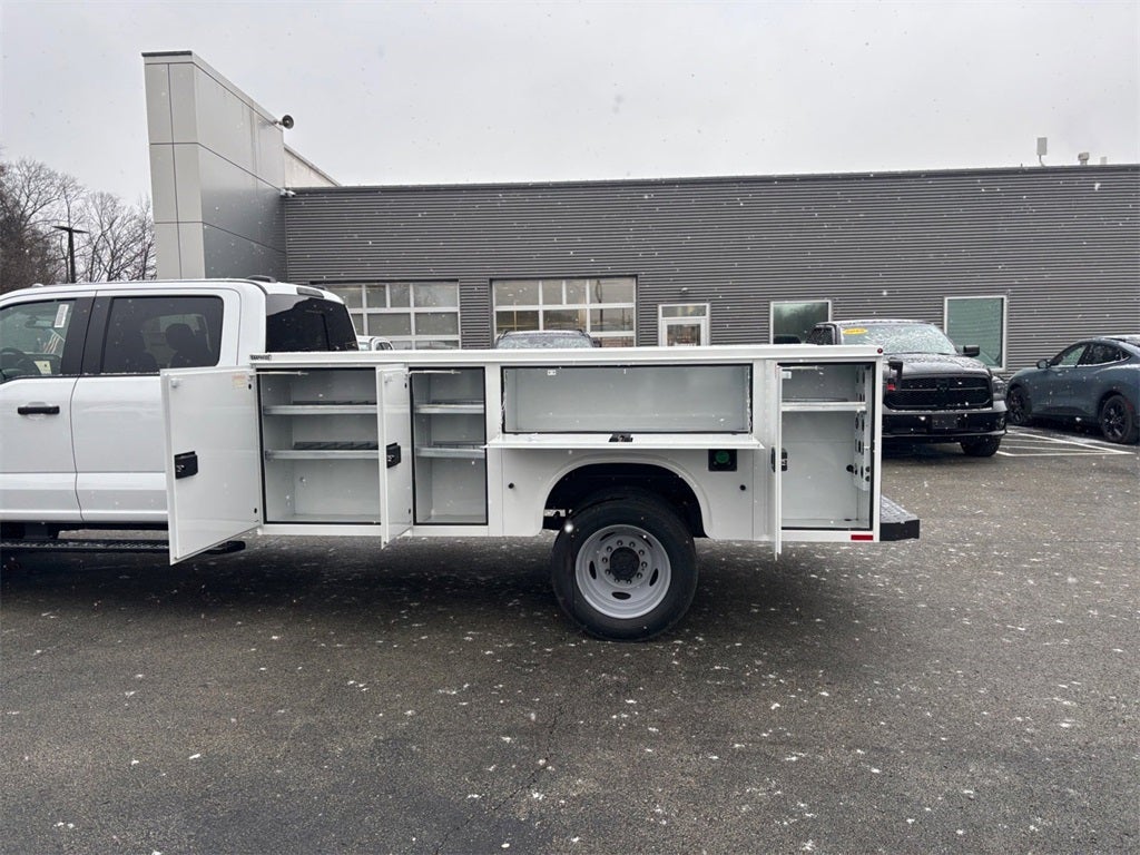 2026 Ford F-550SD XL DRW 4x4 / 6.7L Diesel / 11' Service Body