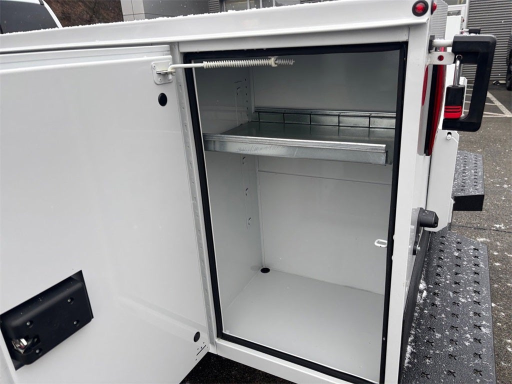 2026 Ford F-550SD XL DRW 4x4 / 6.7L Diesel / 11' Service Body