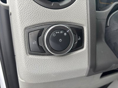 2026 Ford E-350SD Base Cutaway DRW / 7.3L V8 / 12' Workport