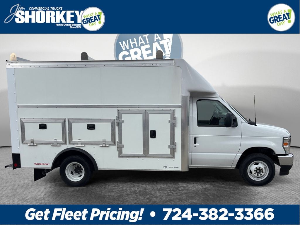 2026 Ford E-350SD Base Cutaway DRW / 7.3L V8 / 12' Workport
