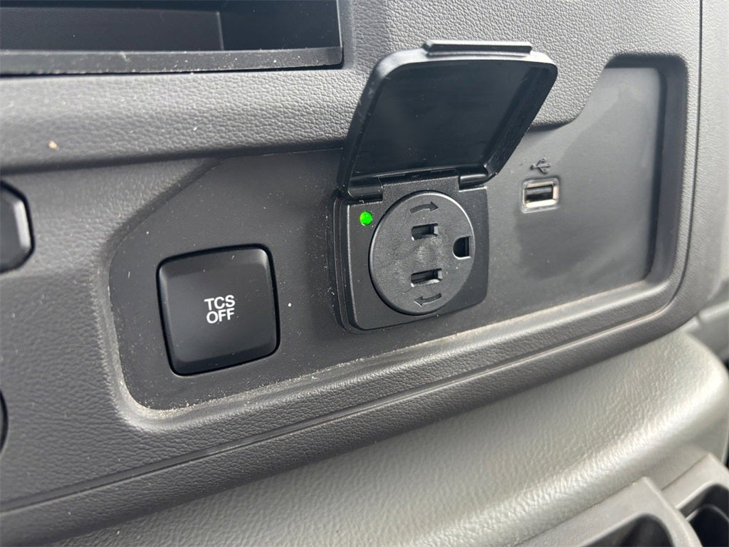 2026 Ford E-350SD Base Cutaway DRW / 7.3L V8 / 12' Workport