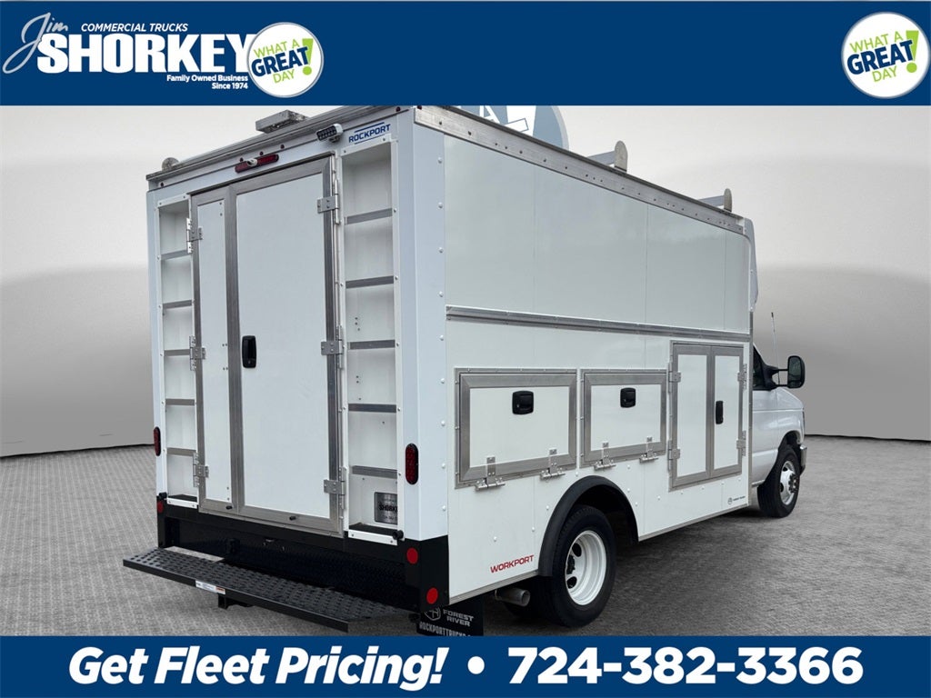 2026 Ford E-350SD Base Cutaway DRW / 7.3L V8 / 12' Workport