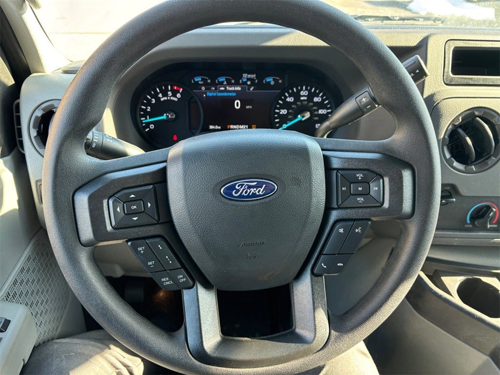 2026 Ford E-450SD Base DRW / 7.3L V8 / 16' Box w/Ramp