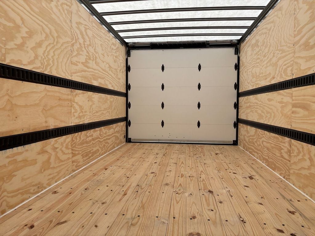 2026 Ford E-450SD Base DRW / 7.3L V8 / 16' Box w/Ramp