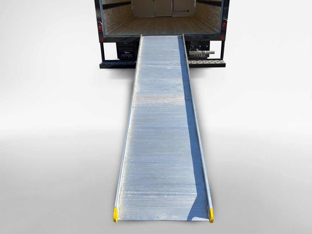 2026 Ford E-450SD Base DRW / 7.3L V8 / 16' Box w/Ramp