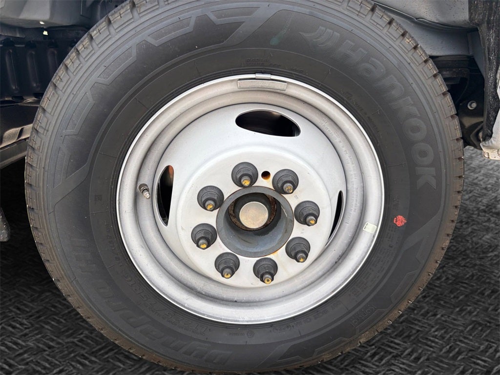 2026 Ford E-450SD Base DRW / 7.3L V8 / 16' Box w/Liftgate