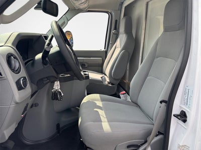 2026 Ford E-450SD Base DRW / 7.3L V8 / 16' Box w/Liftgate