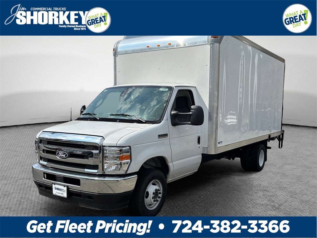 2026 Ford E-450SD Base DRW / 7.3L V8 / 16' Box w/Liftgate
