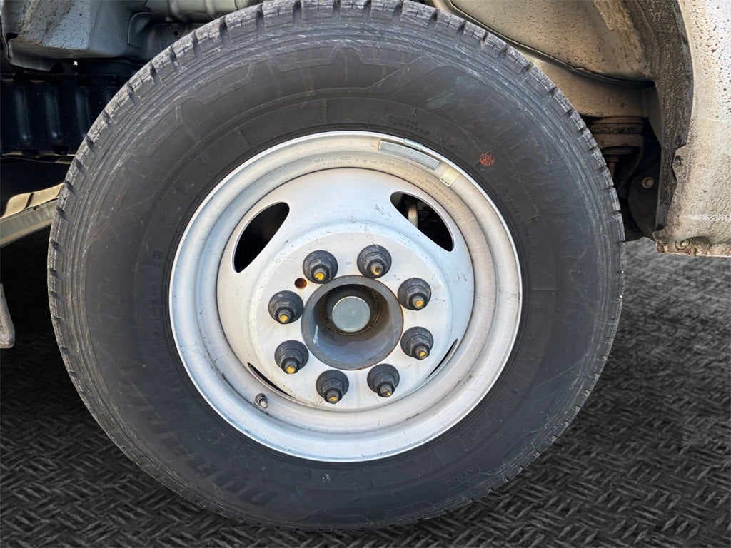 2026 Ford E-450SD Base DRW / 7.3L V8 / 16' Box w/Liftgate