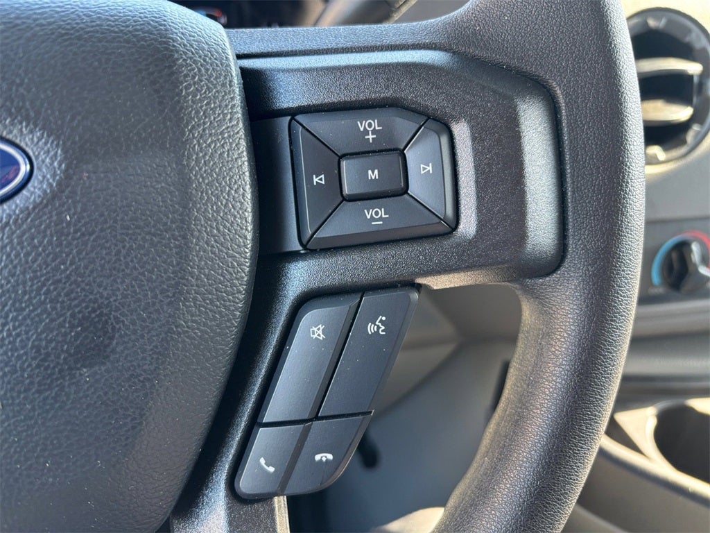 2026 Ford E-450SD Base DRW / 7.3L V8 / 16' Box w/Liftgate