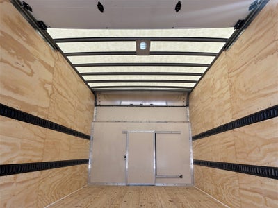 2026 Ford E-450SD Base DRW / 7.3L V8 / 16' Box w/Liftgate