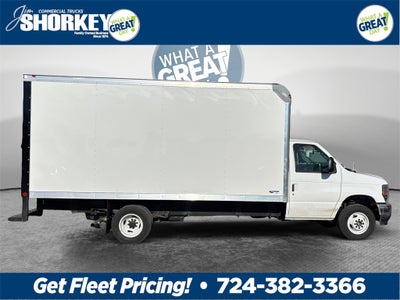 2026 Ford E-450SD Base DRW / 7.3L V8 / 16' Box w/Ramp