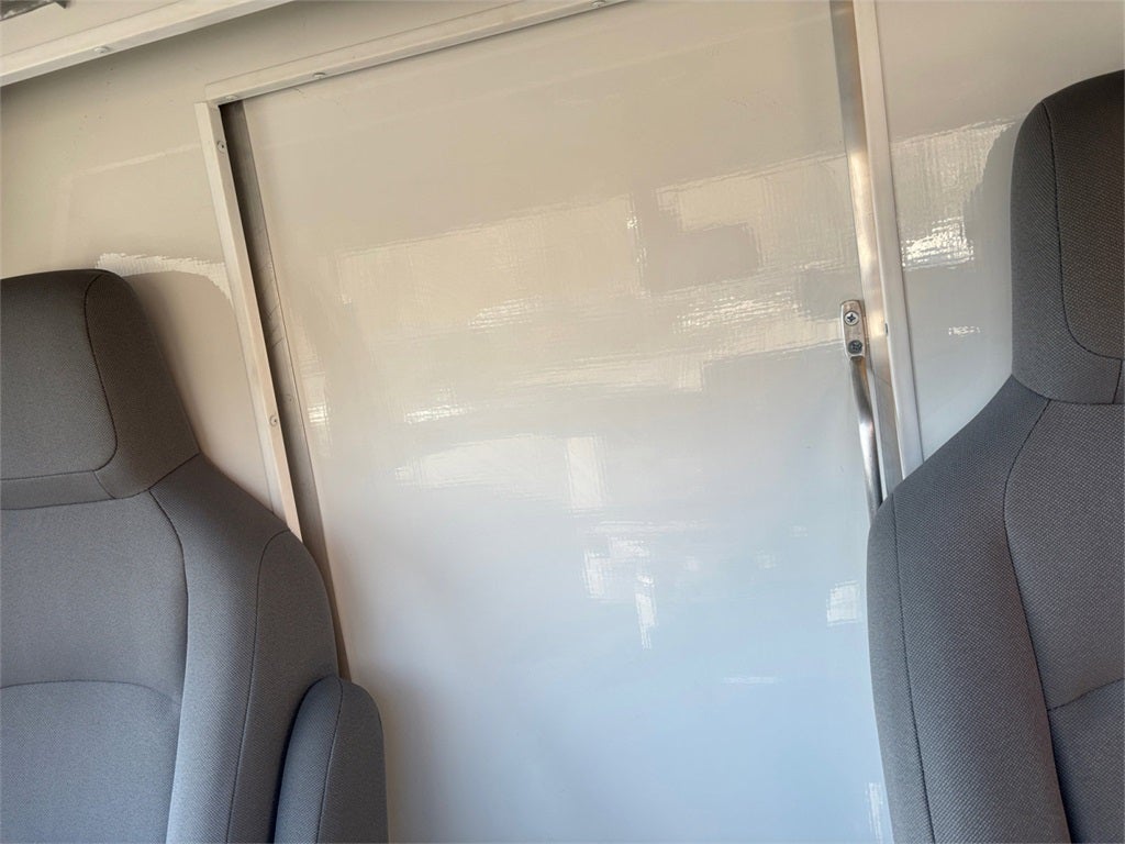 2026 Ford E-450SD Base DRW / 7.3L V8 / 16' Box w/Ramp