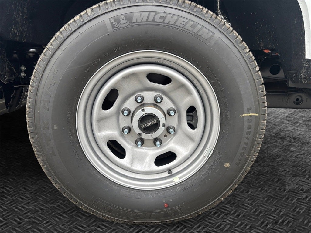 2026 Ford F-250SD XL 4x4 / 6.8L V8 / 8' Service Body