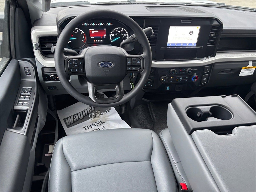 2026 Ford F-250SD XL 4x4 / 6.8L V8 / 8' Service Body