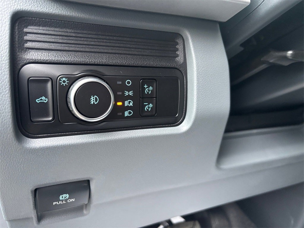 2026 Ford F-250SD XL 4x4 / 6.8L V8 / 8' Service Body