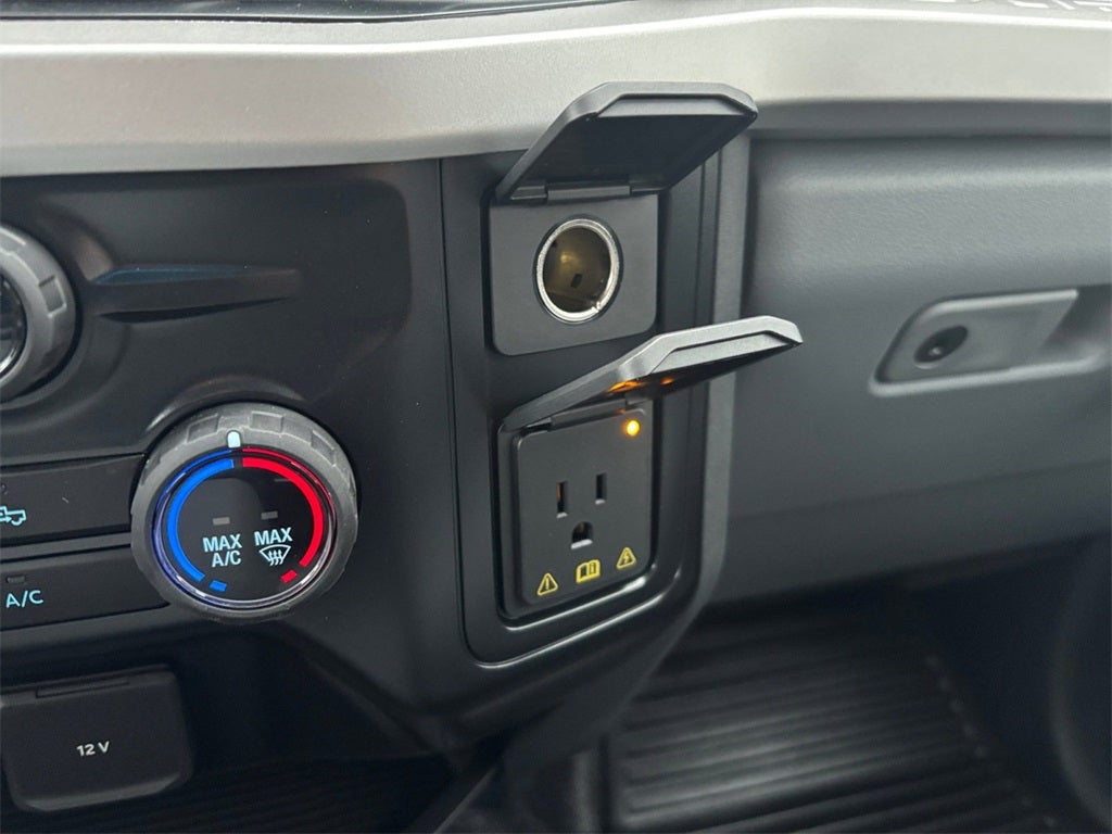 2026 Ford F-250SD XL 4x4 / 6.8L V8 / 8' Service Body