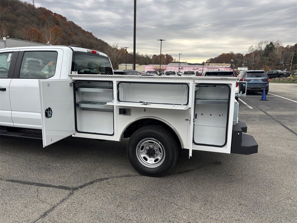 2026 Ford F-250SD XL 4x4 / 6.8L V8 / 8' Service Body