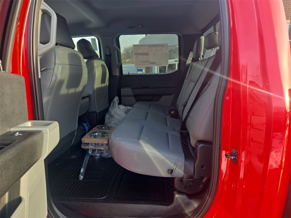 2026 Ford F-250SD XL 4x4 / 6.8L V8 / 8' Bed