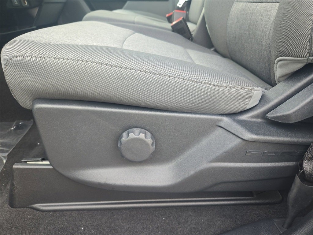 2026 Ford F-250SD XL STX 4x4 / 7.3L V8 / 6'9" Bed