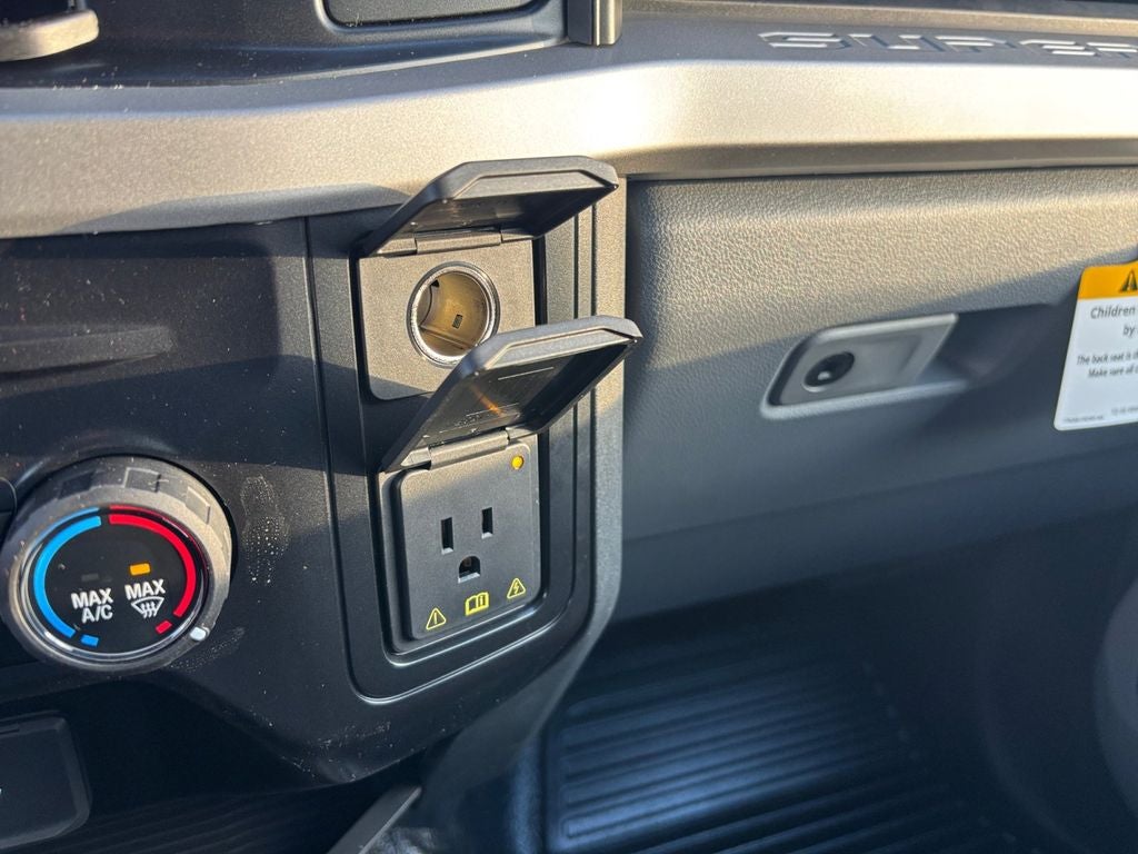 2026 Ford F-450SD XL DRW 4x4 / 6.7L HO Diesel / 8' Bed FLEET