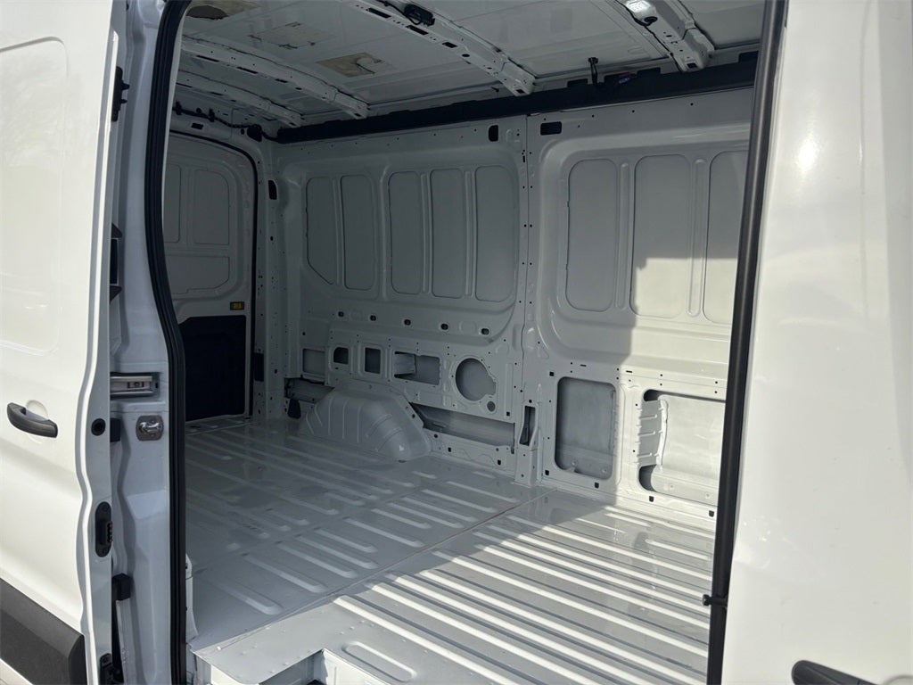 2026 Ford Transit-250 Base / 3.5L V6 / 148" WB MR